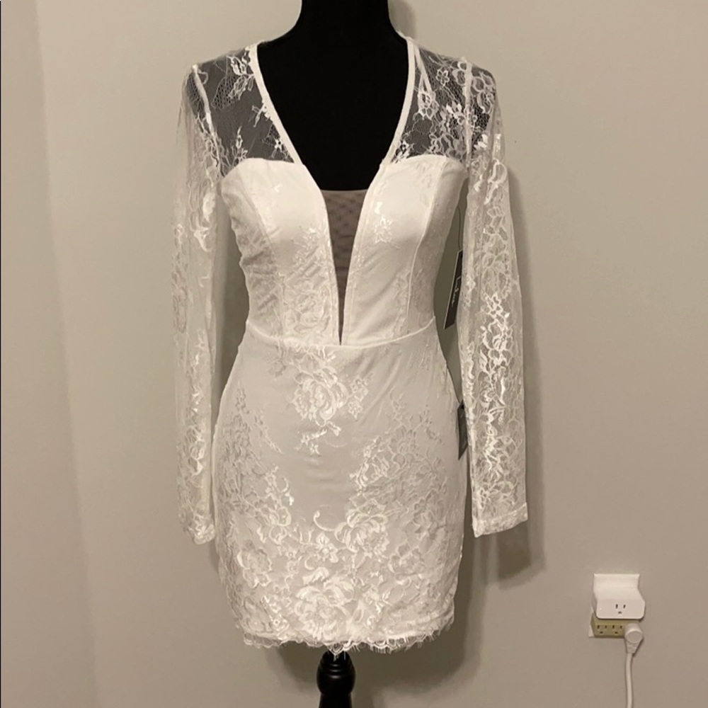 NWT Lulu’s White Lace Dress